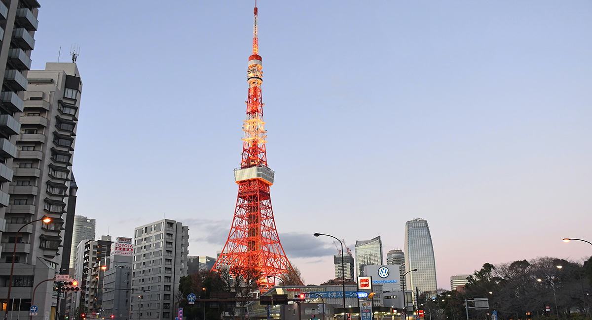 De Tokyo Tower, in de stad Tokyo in Japan geschikt voor een marathon in het buitenland