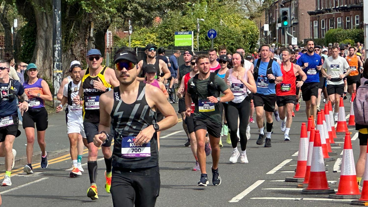Runners running the Manchester Marathon