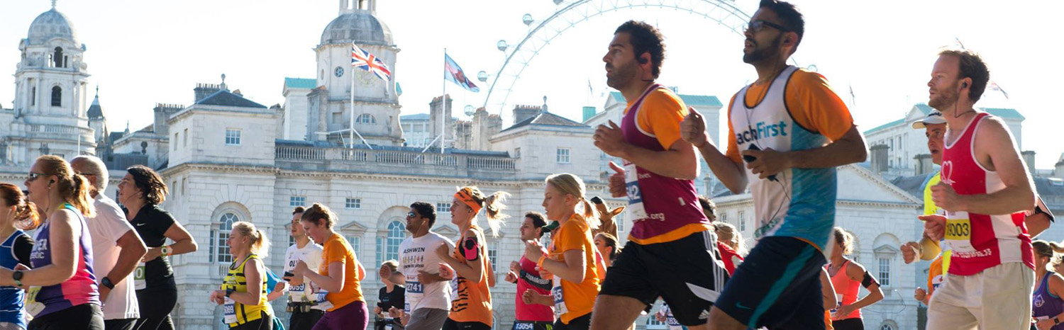 People running a half marathon 