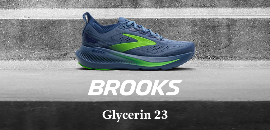 A person running through rainy New York in GTX shoes